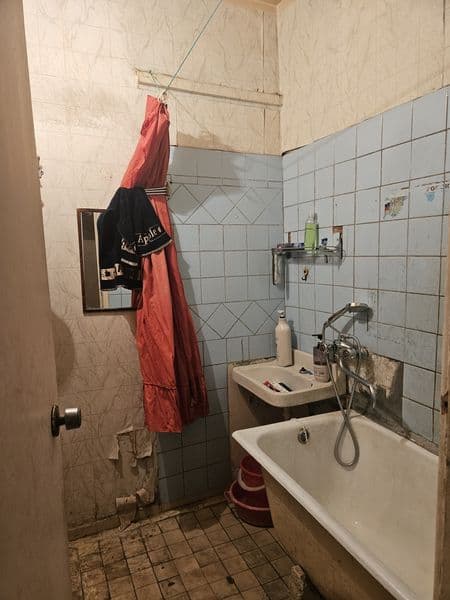 Yunusobod 11 kv megaplanet oldida 2 ta bolaga joy bor<br />
 — фото 2