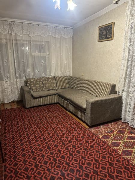 Сдаю 1/4/5 кирпич<br />
лоджия 2х6,42 кв.м.<br />
Мебель,тех