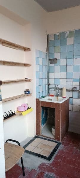 СДАЕТСЯ 2 комнатная квартира, без мебели рядом с метро Бодом — фото 3