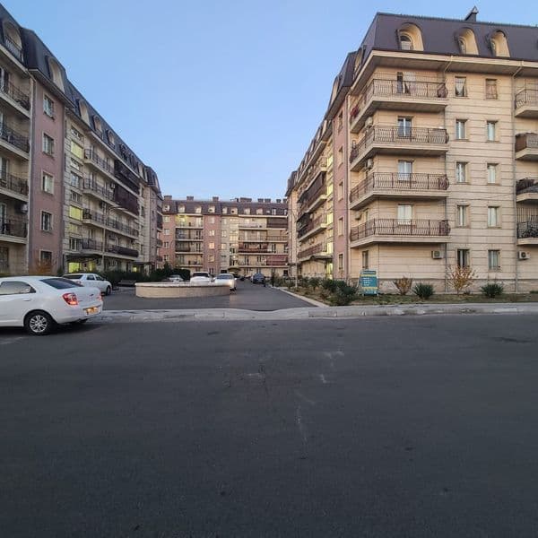 Аренда 2х комнатная.   Новостройка <br />
метро.Миллий бог, 