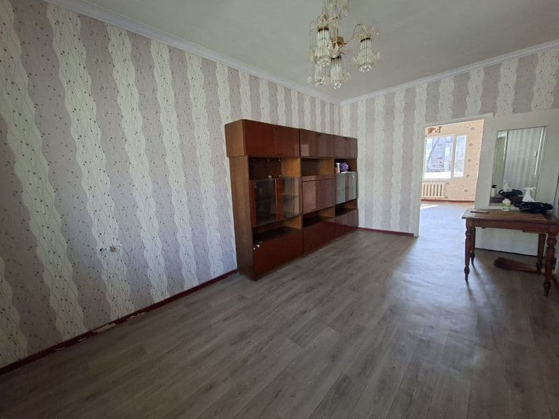 Срочно  Арендага  квартира  берилади  Юунусобод  11 квартол 