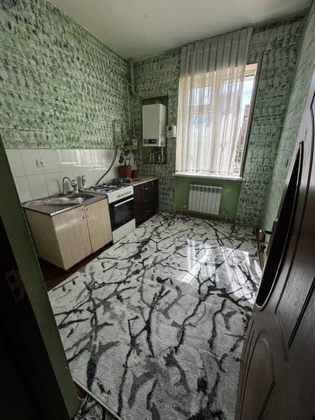 Oilaga yoki bollarga 2×3qilingan ijaraga topshiriladi,maktab