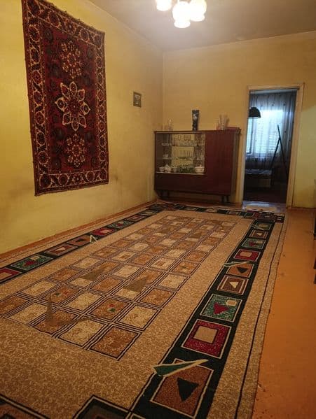 Сдам 2 комнатную квартиру переделанная в 3 -х ориентир улица