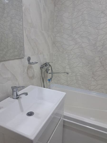 Рядом есть.<br />
Метро, дет сад, ТЦ Компас, вещ.базар, стр, — фото 3