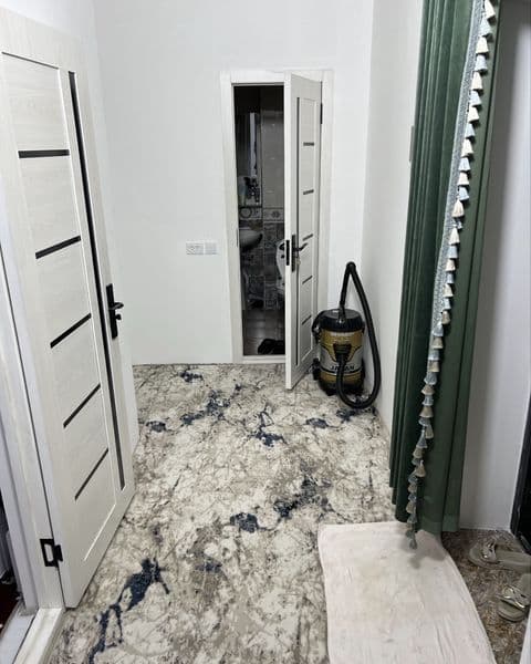 Арендага квартира топширилади <br />
Нархи 300 у.е болиши <b