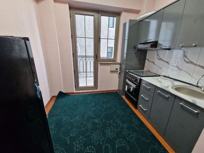 Чиланзарский район, рядом со станцией метро «Чиланзар». 2-ко — фото 2