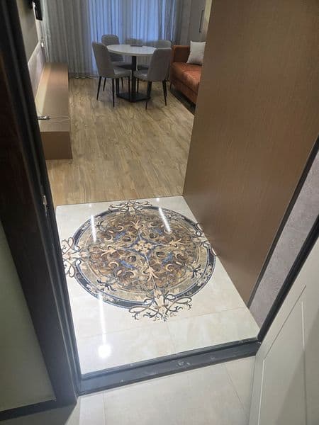 Bi sado comfort <br />
3 etaj s shirokim liftom<br />
Kvarti