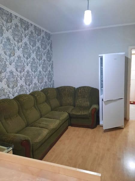 Квартира с хорошим ремонтом и пр личной мебелью,рядом в пяти