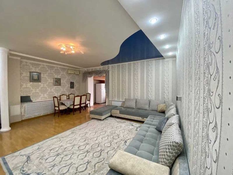 Сдаётся  Квартира<br />
Ориентир - гостиница России<br />
Го — фото 4