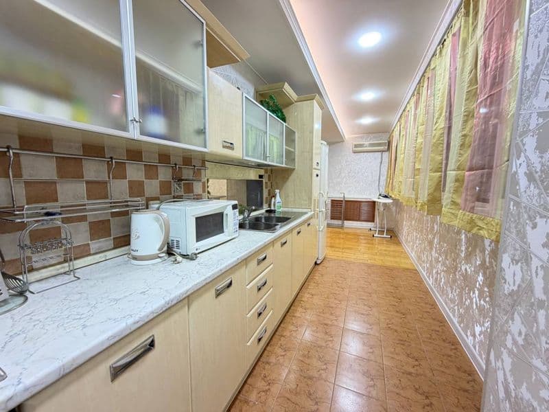 Сдается 3-комнатная квартира в самом центре (Ц-1)  <br />
<b — фото 5