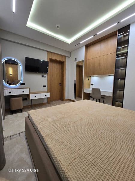 Яккасарой<br />
Арентр- Шота Руставели<br />
Кимларга- Ойлаг