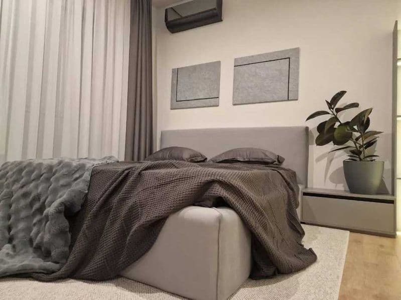 Вид во двор<br />
<br />
Площадь: 95 м2<br />
Состояние: нов