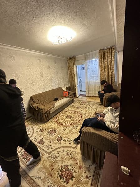 Аренда Чил 17<br />
3хона<br />
2-етаж<br />
4-майдон 120кв<