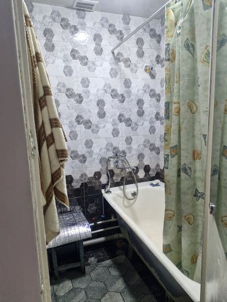 Сдаю в аренду двух комнатная переделанная в трёх 5 этаж 5 эт — фото 3