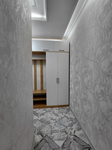 Аренда Квартиры-ЖК Иззат<br />
1-комнатная 2-этаж <br />
1/2 — фото 4