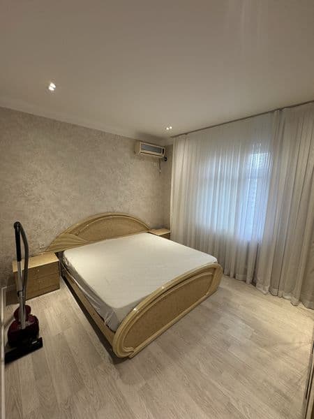 4/6/9 Метро Ойбек! За офисом Huawei<br />
Аренда-1000 $<br / — фото 2