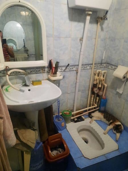 1 xona uy remonti yaxwi lyuboyiga beriladi akuratno yashasa 