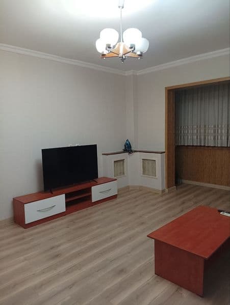 Сдается 2х комн.кв.по улице Чехова, возле метро Ойбек. Чиста