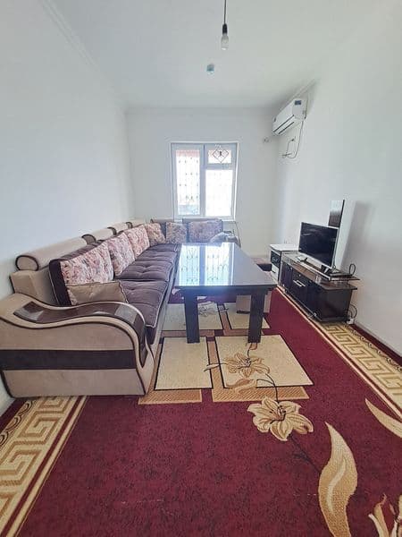 Яшнобод олмос махалла арендага квартира <br />
2 хонали  370