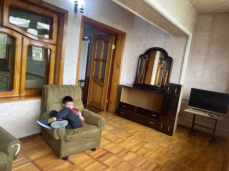 Срочно срочно сдаётся в аренду на долгий срок 3 комнатная кв — фото 3