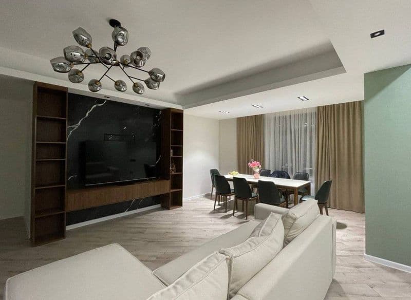 Сдаётся 4-комнатная квартира в новостройке | Центр города<br