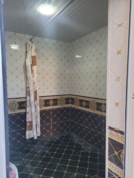 Rasmdegi joy (2ta xona) ijaraga beriladi. Dush tualet xovlid — фото 3