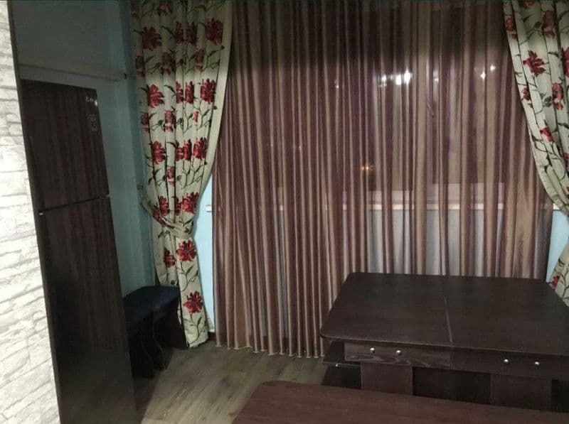 Сдаётся срочно квартира, рядом с аския базар. В квартире ест — фото 2