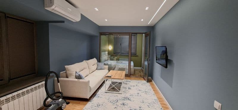 После ремонта укомплектованная уютная квартира идеальная лок