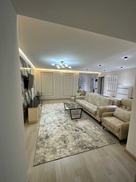 Cдается квартира на Ц1*<br />
Ориентир - посольство Англия<b