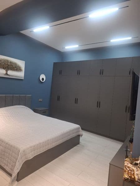 Сдается квартира иностранцам или молодой семье<br />
• Район