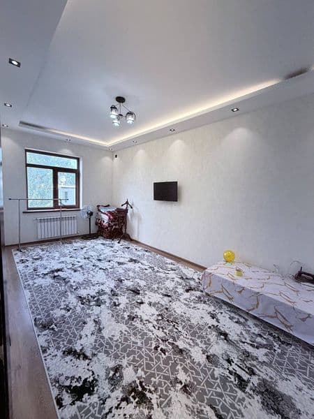 1  xonali uy ijaraga oilaga beriladi, uyda yashash uchun xam