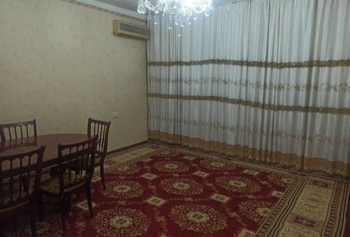 Parkentskiy bozorcha ro'parasidagi kvartira ijaraga beriladi