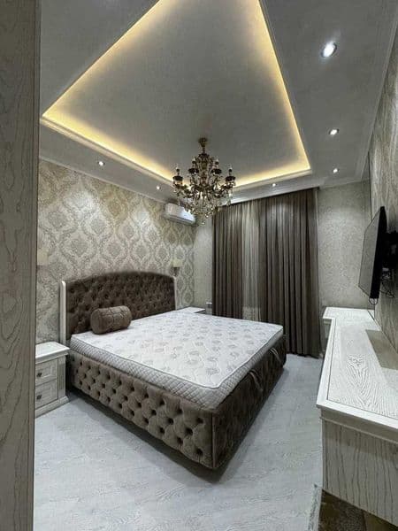 Район: Шайхантахур<br />
Адрес: Чорсу<br />
<br />
• Комнат: