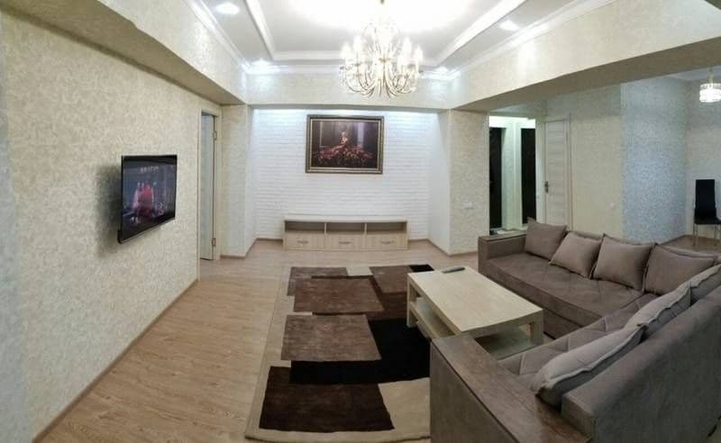 Сдаётся евролюкс 2/2/9 очень просторная и уютная, полностью 