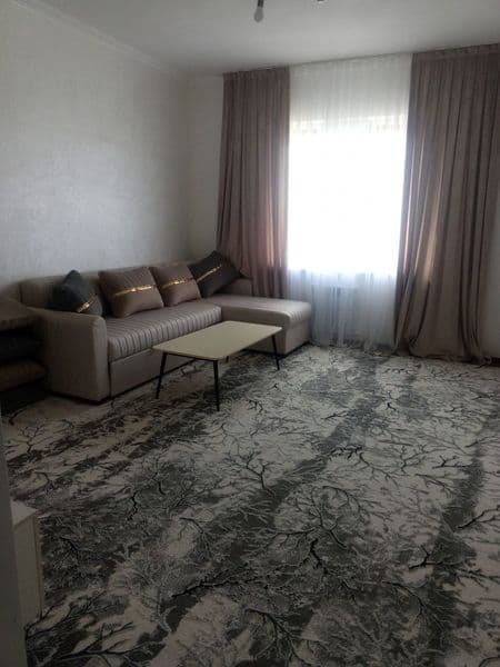 250$<br />
 Sergeli Yangi Darxon 3-metro bekatiga yaqin <br 