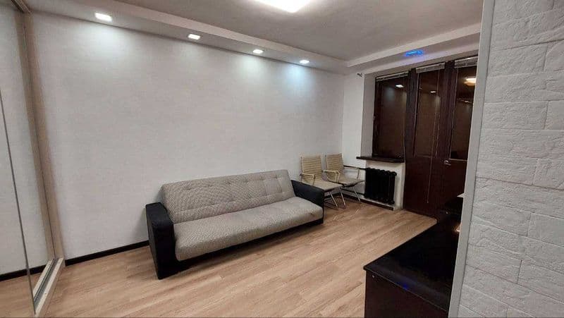 Чиланзар квартал 1.<br />
Своя 1 комнатная 2 этаж, кирпич. д — фото 2