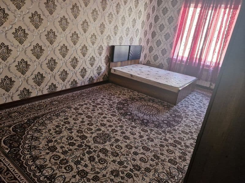 Barcha jihozlari bor  , uyning yonida 3chi  metro bekati, bo