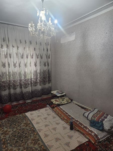 Расположено середине массива   1-ком. Балкон 2х3  просто чис