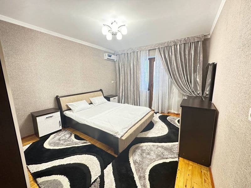 Сдаю 3/2/5 комнатную квартиру в кирпичном (спецплан) доме Юн