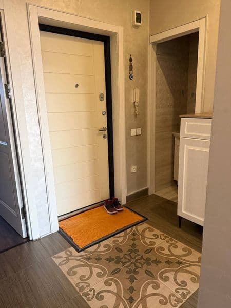 Сдается в аренду на Ц-6  2/5/9, 75 кв.м,   с мебелью и техни