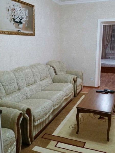 ЦУМ, возле Сената, своя,<br />
2/2/4<br />
800 дол.<br />
+9 — фото 2