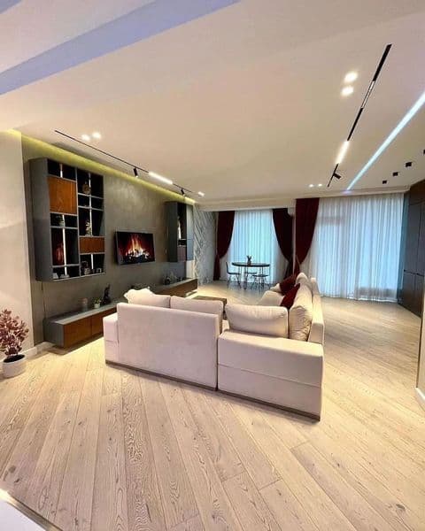 • В квартире имеется все необходимое мебель и техника для ко