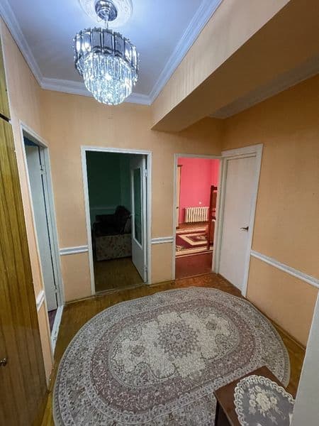 Оилага узок муддатга 3 хоналини квартирага ижарага берилали.