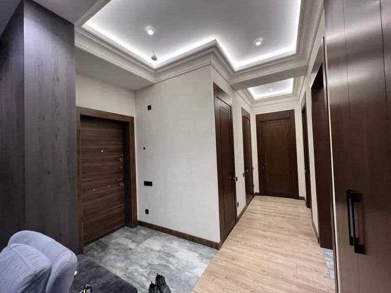 Район: Мирабадский<br />
Адрес: Айбек<br />
<br />
• Комнат: — фото 5