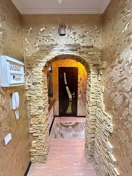 Сдаётся просторная, уютная квартира в центре города! Удобное — фото 2