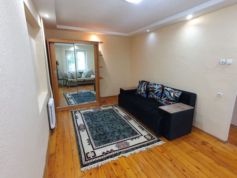 1/2/4 метро БуюкИпакЙулли, Аптека 36,6<br />
Аренда 350$<br 