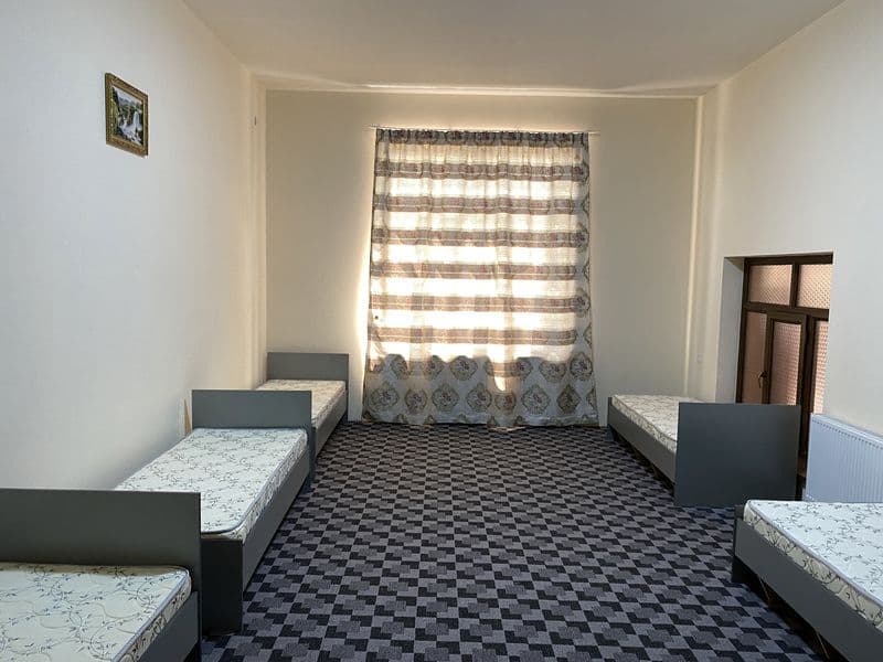 Toshmi hamda Milliy unversitet talaba qizlari uchun yotoxona