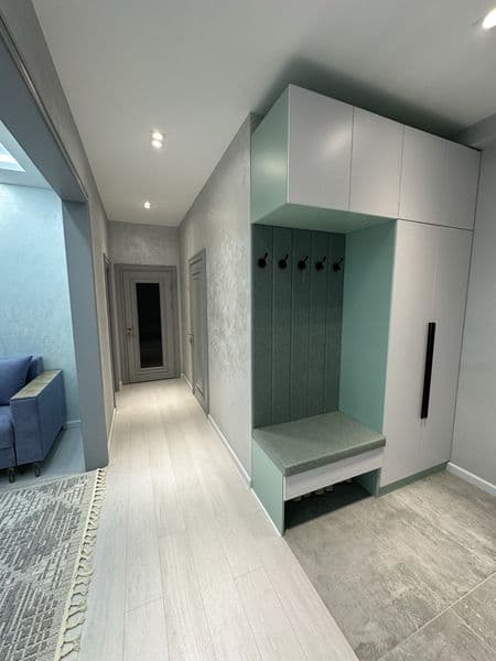 Двухкомнатная <br />
Кв 70 с балконом <br />
Евроремонт <br 