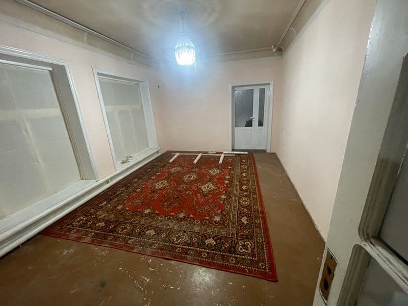 6 sotixli uchastka ijaraga beriladi. Ichida 1 ta xona bor. H