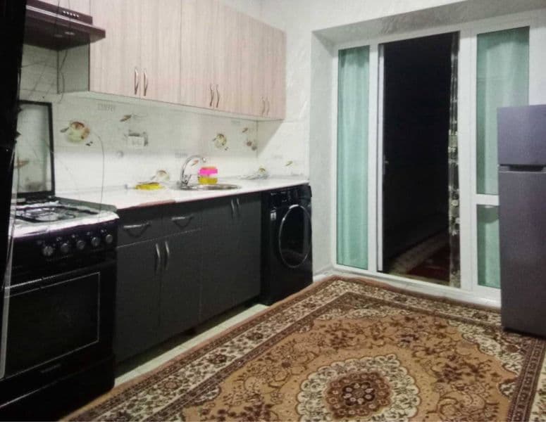 Максим Горький<br />
Возле метро<br />
1/1/4<br />
35 м2<br  — фото 3